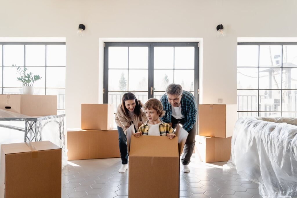 Emménagement d'une famille dans une nouvelle maison